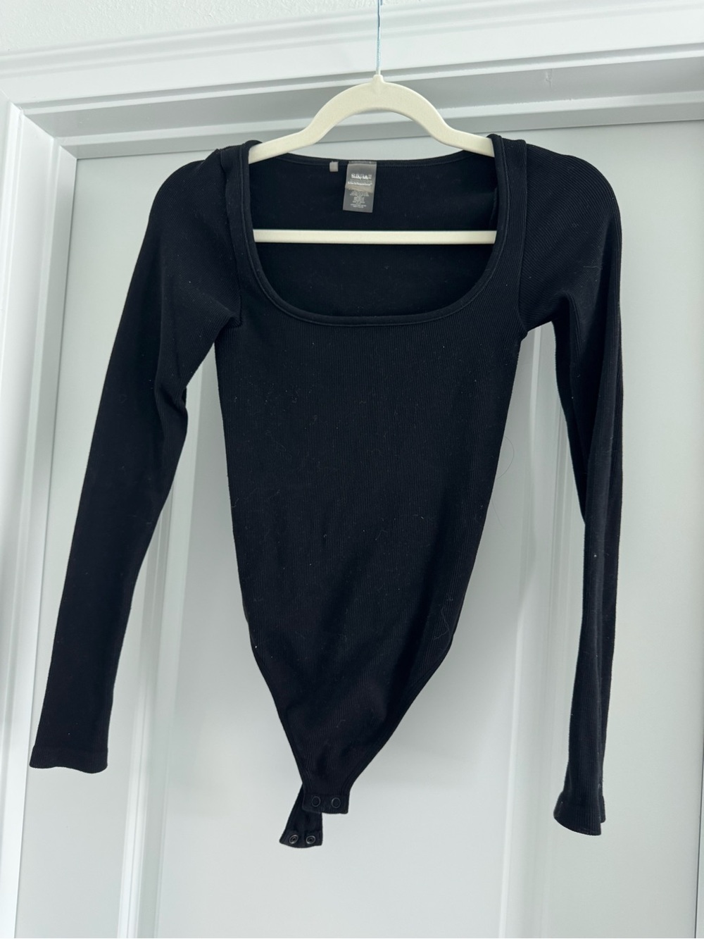 Sunday Best Long-Sleeve Scoop Neck Bodysuit Size S